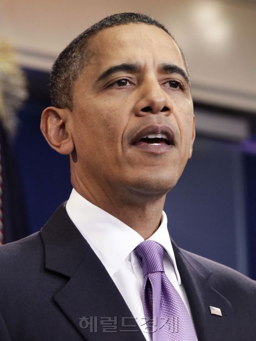 <YONHAP PHOTO-0648> U.S. President Barack Obama makes a statement in the Brady Press Briefing Room of the White House in Washington October 29, 2010. REUTERS/Yuri Gripas (UNITED STATES - Tags: POLITICS)/2010-10-30 06:23:10/<br alt=