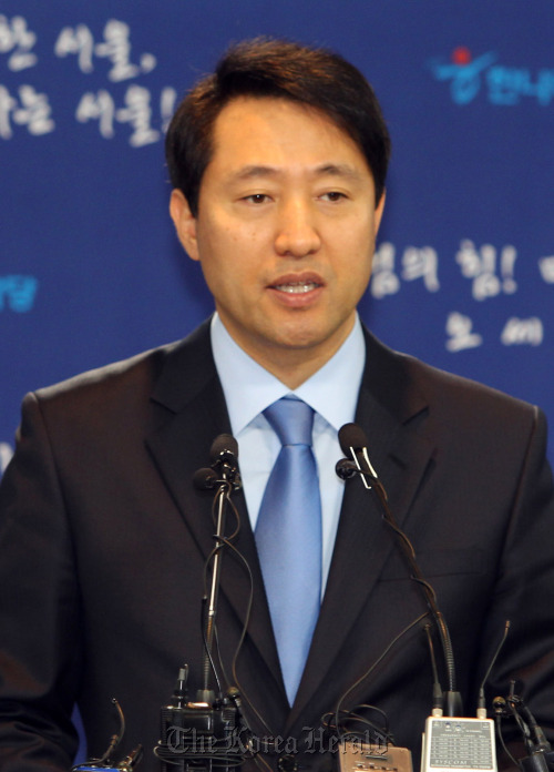 <YONHAP PHOTO-0931> 오세훈 시장, 재선 도전 기자회견<br />(서울=연합뉴스) 한상균 기자 = 오세훈 서울시장이 14일 여의도 한나라 당사에서 재선 도전을 공식 선언했다. 오 시장은 이날 기자회견에서 공교육 정상화, 서울 세계 5대 도시 진입 등의 계획을 밝혔다. 2010.4.14<br />    xyz@yna.co.kr/2010-04-14 14:26:27/<br /><저작권자 ⓒ 1980-2010 ㈜연합뉴스. 무단 전재 재배포 금지.>
Oh Se-hoon