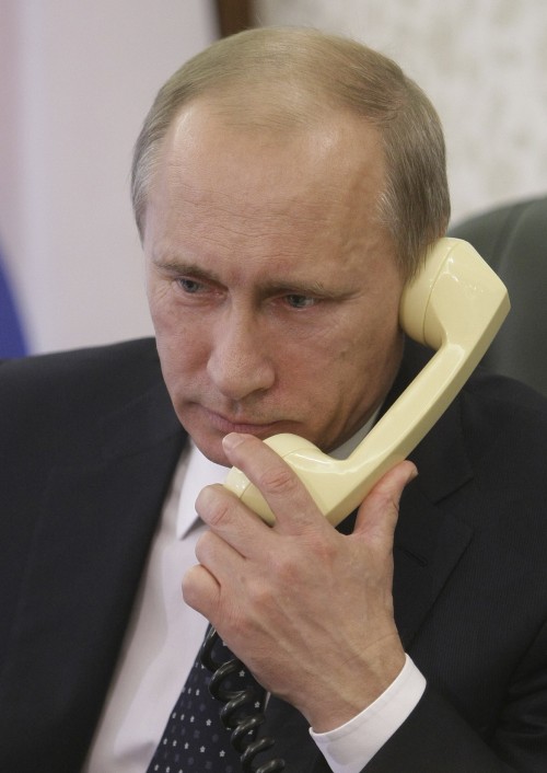 블라디미르 토토사이트 토토사이트가입 안시켜줌 (Vladimir Putin ), 러시아 총리 / 조난 선박 선장과 통화하는 토토사이트 토토사이트가입 안시켜줌 총리