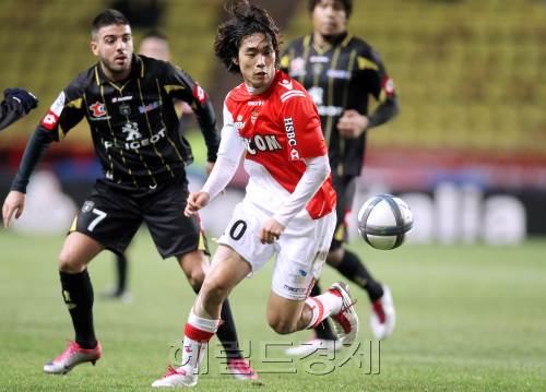 박주영, 축구토토 카지노(AS 모나코 FC)/박지성-박주영, 두 달 연속 팀내 이달의 토토 카지노 선정