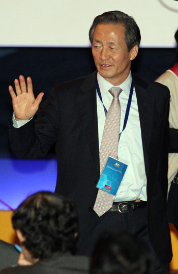 정몽준, 대한축구협회 명예회장, 국회의원/신태일 토토사이트, 동아시아 퇴조-중동계 득세