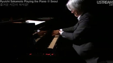 坂本龍一