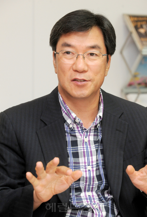 리노스 노학영 사장  인터뷰./ 안훈기자 rosedale@ 2010.07.30
리노스 노학영 사장  인터뷰./ 안훈기자 rosedale@ 2010.07.30
리노스 노학영 사장  인터뷰./ 안훈기자 rosedale@ 2010.07.30