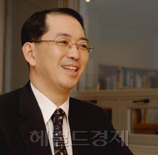 강문석, 전 동아제약 부회장(디지털오션 대표) / 강문석 전 동아제약 부회장 ‘우리들제약’ 인수 제약업계 복귀