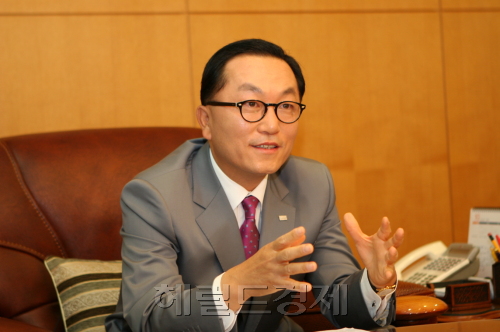 박현주, 미래에셋 회장/박현주 대한민국 미래를 위해, 새로운 10년을 뛴다.