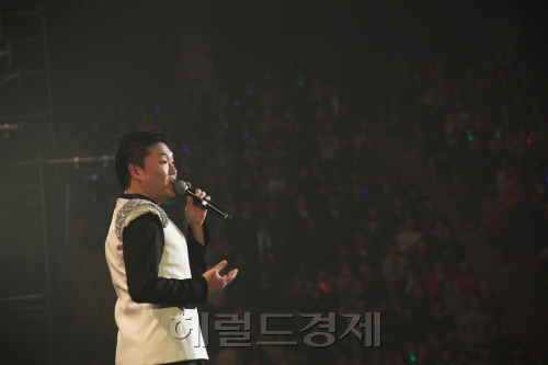 싸이, 가수 / 싸이, 첫 소극장 콘서트 예매율 1위