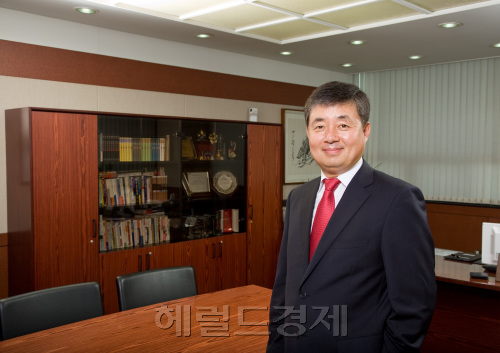 박순관, 에스코넥 대표 / <생생코스닥>에스코넥, 글로벌 톱 4 휴대폰 업체에 부품 공급 시작