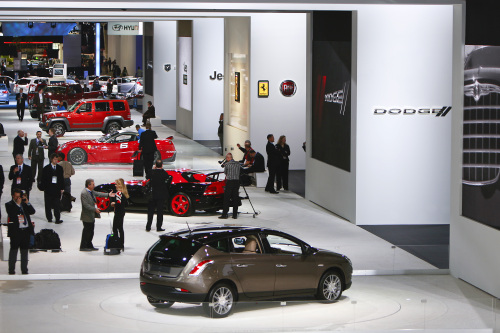 <YONHAP PHOTO-0629> Fiat SpA Chrysler, Dodge, and Jeep vehicles sit on display during the North American International Auto Show (NAIAS) in Detroit, Michigan, U.S., on Monday, Jan. 10, 2011. The 2011 Detroit auto show runs through Jan. 23 and will feature 30-40 new vehicle premieres. Photographer: Jeff Kowalsky/Bloomberg/2011-01-12 08:11:34/ <저작권자 ⓒ 1980-2011 ㈜연합뉴스. 무단 전재 재배포 금지.>
Fiat SpA Chrysler, Dodge, and Jeep vehicles sit on display during the North American International Auto Show in Detroit on Jan. 10.  Bloomberg