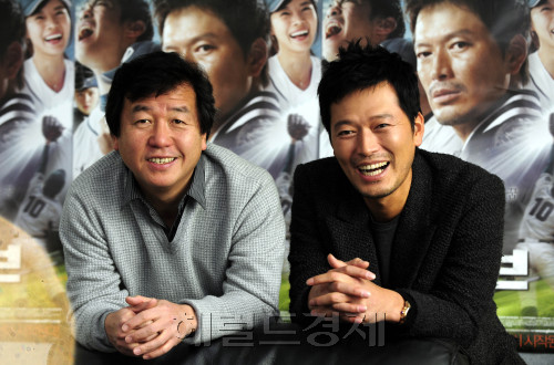 영화 '글러브' 감독 토토사이트 첫충, 주연배우 정재영. 박해묵 기자/mook@heraldm.com
영화 '글러브' 감독 토토사이트 첫충, 주연배우 정재영. 박해묵 기자/mook@heraldm.com
영화 '글러브' 감독 토토사이트 첫충, 주연배우 정재영. 박해묵 기자/mook@heraldm.com