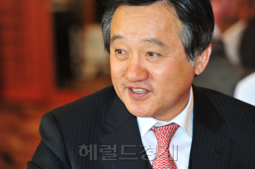 김신종 한국해외 토토사이트 순위 (사장) / 자원전쟁 기획/인터뷰/김신종 해외 토토사이트 순위 사장 “유망기업 M&A, 아프리카ㆍ중남미 집중 공략”-copy(o)1