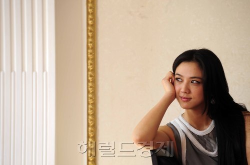 영화 '만추'의 여주인공 신태일 토토사이트가 11일 오후 서울 장충동 신라호텔에서 기자간담회를 가지고 포즈를 취하고 있다. 박해묵 기자/mook@heraldm.com
영화 '만추'의 여주인공 신태일 토토사이트가 11일 오후 서울 장충동 신라호텔에서 기자간담회를 가지고 포즈를 취하고 있다. 박해묵 기자/mook@heraldm.com