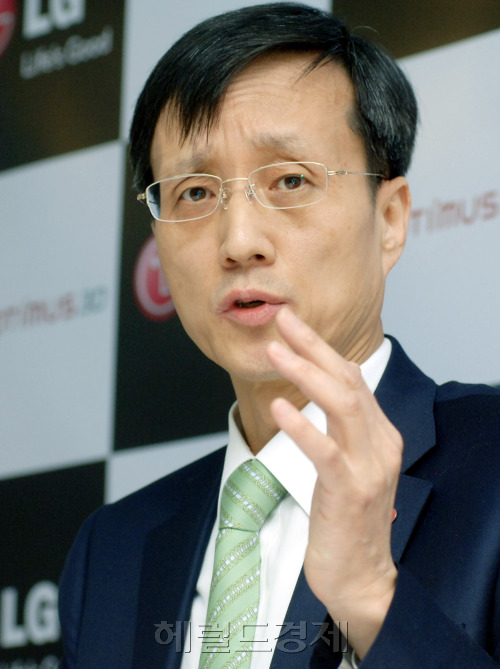 박종석 LG전자 MC사업본부 (본부장, 부사장) / 20110214_MWC2011_국내기자간담회2- / (엠바고 없음)박종석 부사장 “그간 혁신성ㆍ스피드가 없었다. 올해는 주도한다”