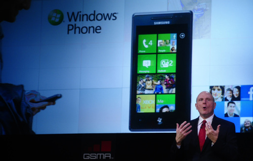 <YONHAP PHOTO-0694> Microsoft CEO, Steve Ballmer, speaks during a conference at the Mobile World congress in Barcelona, Spain, Monday, Feb. 14, 2011. The Mobile World Congress will be held from Feb. 14-17. (AP Photo/Manu Fernandez)/2011-02-15 08:06:12/ <저작권자 ⓒ 1980-2011 ㈜연합뉴스. 무단 전재 재배포 금지.>
Microsoft CEO, Steve Ballmer, speaks during a conference at the Mobile World congress in Barcelona, Spain, Monday. AP-Yonhap News
Microsoft CEO, Steve Ballmer, speaks during a conference at the Mobile World congress in Barcelona, Spain, Monday. AP-Yonhap News
Microsoft CEO, Steve Ballmer, speaks during a conference at the Mobile World congress in Barcelona, Spain, Monday. AP-Yonhap News