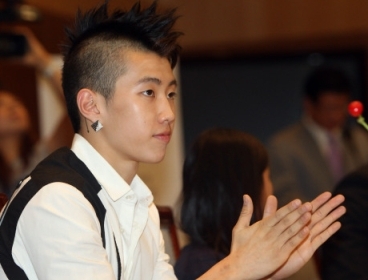 Jae-beom (Yonhap News) 재범(박재범 Jay Park) 가수, 영화배우/Jae-beom apologizes to JYP