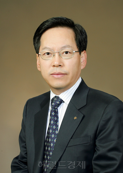최기의 KB국민카드 사장 최기의 KB국민카드 대표이사 후보 / KB국민카드 대표 후보 최기의 KB금융지주 카드사설립기획단장