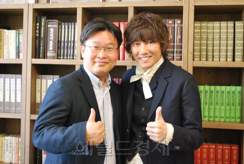 김장훈 가수, 서경덕 한국홍보전문가 성신여자대학교(객원교수) / 김장훈-서경덕, 22일자 NYT에 ‘한국관광’ 광고 게재