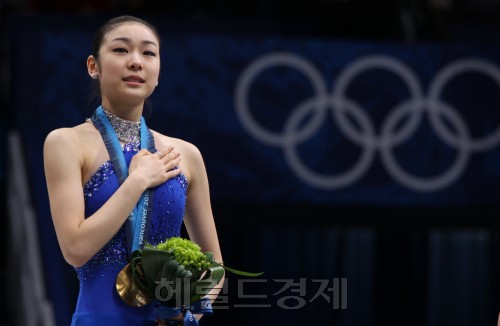 김연아 스케이트선수_ 시상 / 피겨여제의 금메달, 전 스포츠토토 베팅샵 불우아동의 ‘희망’됐네