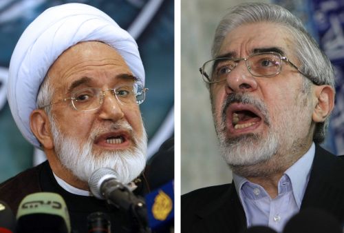 <YONHAP PHOTO-1036> (FILES) A combo of recent file pictures shows Iranian opposition leaders Mir Hossein Mousavi (R) and Mehdi Karroubi. The two leaders have been arrested along with their wives and jailed at Tehran's Heshmatiyeh prison, their websites reported on February 28, 2011. AFP PHOTO / BEHROUZ MEHRI /2011-03-01 06:44:38/ <저작권자 ⓒ 1980-2011 ㈜연합뉴스. 무단 전재 재배포 금지.>
A combo of recent file pictures shows Iranian opposition leaders Mir Hossein Mousavi (right) and Mehdi Karroubi. The two leaders have been arrested along with their wives and jailed at Tehran’s Heshmatiyeh prison, their websites reported on Monday.  AFP-Yonhap News
