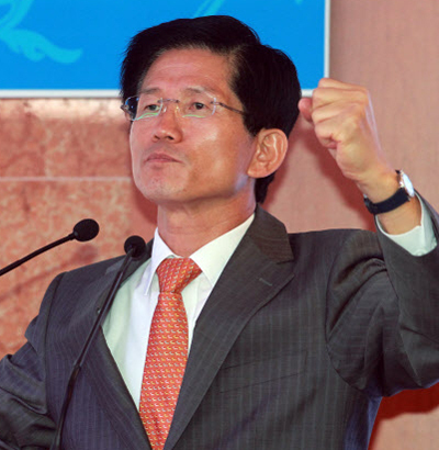 김문수, 경기도도지사 / 김문수, 토토사이트 통장 묶는법 정체성 논쟁...왜?