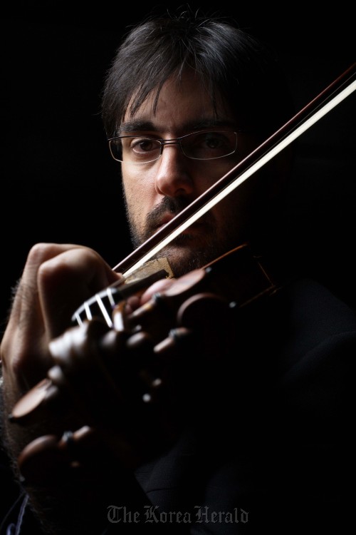 Violinist Leonidas Kavakos. Vincero