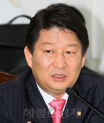 권영진 국회의원 / 권영진, 학자금 대출금리 인하법 발의