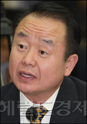 주성영 국회의원 / 주성영 “청목회 로비면제법, 법사위에 기다리겠다”