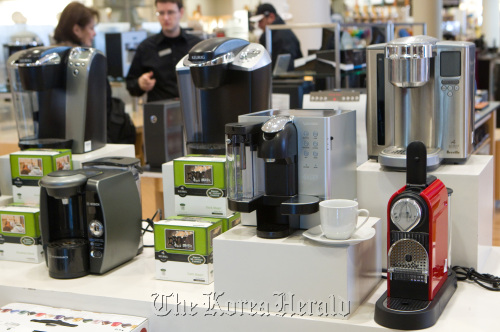 Bring the taste of the coffee shop home with these single-server coffee makers. Manufacturers are looking at ways of allowing users to customize everything from coffee to flavored water.
Chicago Tribune/MCT