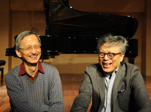 김민, 이대욱교수 인터뷰.<br />이상섭기자/babtong@heraldm.com 2011.03.03
Violinist Kim Min (right) and pianist Lee Dai-uk speak during an interview at the Korean Chamber Orchestra’s office in Seoul on Thursday.
Lee Sang-sub/The Korea Herald