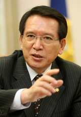 김형오 국회의원/ 김형오 “동남신토토사이트 무료거부, 원점 재검토해야”