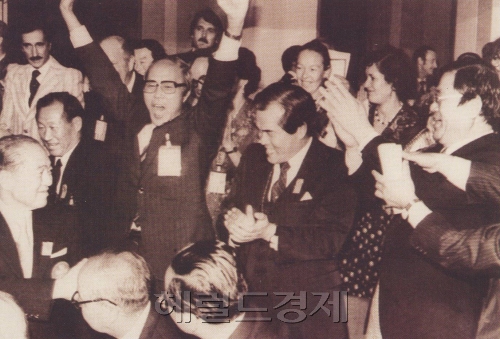 정주영 기업인 1981년, 올림픽 유치가 확정되는 순간 / <정주영 10주기-사이드>누구도 넘보지 못할 ‘위대한’ 업적