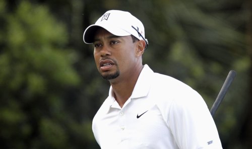 <YONHAP PHOTO-0018> Tiger Woods walks the 14th fairway during practice for the Cadillac Championship golf tournament in Doral, Fla., Wednesday, March 9, 2011. (AP Photo/J Pat Carter)/2011-03-10 00:21:21/ <저작권자 ⓒ 1980-2011 ㈜연합뉴스. 무단 전재 재배포 금지.>
Tiger Woods walks the 14th fairway during a practice round for the Cadillac Championship golf tournament on Wednesday.  AP-Yonhap News
