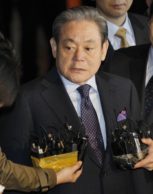 이건희 삼성그룹 회장/ Samsung chief Lee slams profit-sharing scheme