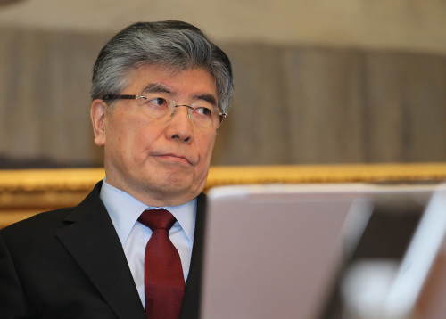 김중수 한국은행 총재/ BOK hikes rate to curb inflation