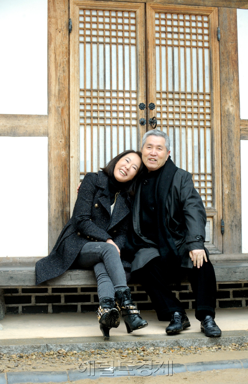 17일 임권택과 토토 카지노의 동행 수원 한옥마을. 박현구 기자phko@heraldm.com 2011.02.17
17일 임권택과 토토 카지노의 동행 수원 한옥마을. 박현구 기자phko@heraldm.com 2011.02.17