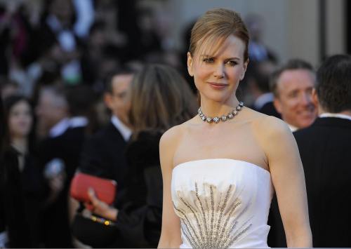 <YONHAP PHOTO-1800> ** CORRECTS SPELLING OF FIRST NAME TO NICOLE ** Nicole Kidman nominated for her role in "Rabbit Hole" arrives before the 83rd Academy Awards on Sunday, Feb. 27, 2011, in the Hollywood section of Los Angeles. (AP Photo/Chris Pizzello)/2011-02-28 16:48:16/ <저작권자 ⓒ 1980-2011 ㈜연합뉴스. 무단 전재 재배포 금지.>
Nicole Kidman. AP-Yonhap New