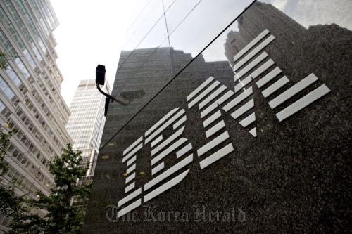 A logo outside the International Business Machines Corp. offices at 590 Madison Avenue in New York.  Bloomberg