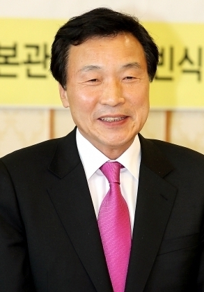 손학규 국회의원 / 정작 孫은 말이 없는데…