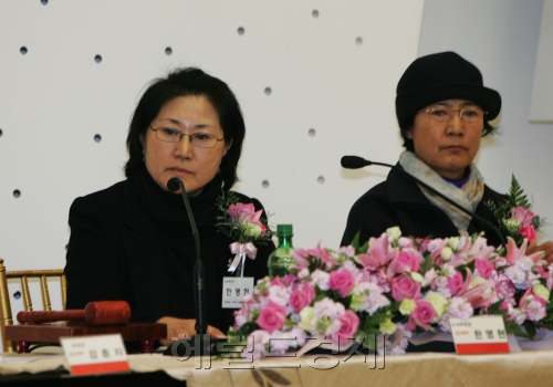 한명현 한국여자프로골프협회(KLPGA) 수석부회장, 구옥희 한국여자프로골프협회(KLPGA) 부회장, 골퍼/KLPGA, 회장사퇴 이틀만에 ‘콩 볶듯이’ 구옥희 부회장 신임회장으로 선출  -copy(o)1
