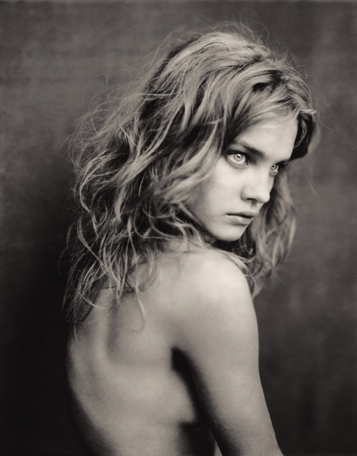 “Nathalia from back” by Paolo Roversi at the exhibition which runs through May 8 at 10 CORSO COMO
SEOUL. (10 CORSO COMO SEOUL)
