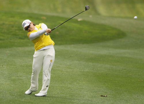 <YONHAP PHOTO-0721> CITY OF INDUSTRY, CA - MARCH 26: Jiyai Shin of South Korea hits a shot on the third hole during the third round of the Kia Classic on March 26, 2011 at the Industry Hills Golf Club in the City of Industry, California. Scott Halleran/Getty Images/AFP== FOR NEWSPAPERS, INTERNET, TELCOS & TELEVISION USE ONLY == /2011-03-27 08:42:40/ <저작권자 ⓒ 1980-2011 ㈜연합뉴스. 무단 전재 재배포 금지.>
Korea’s Shin Ji-yai plays a shot on the third hole during the third round of the Kia Classic.     AFP-Yonhap News