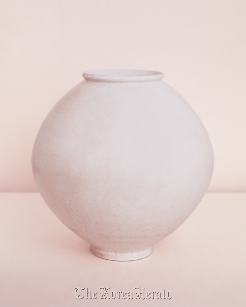 “JUN 20” by Koo Bohnchang. Koo Bohnchang