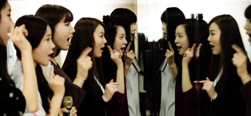 2011년 데뷔를 앞 둔 여성6인조 그룹 '달사벳'. 박해묵 기자/mook@heraldm.com
2011년 데뷔를 앞 둔 여성6인조 그룹 '달사벳'. 박해묵 기자/mook@heraldm.com