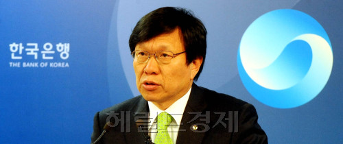 30일 서울 소공동 한국은행에서 김영배 토토사이트 토토사이트가입 거절통계국장이 2010년 국민계정 설명회를 하고 있다. 박현구 기자phko@heraldm.com 2011.03.30
30일 서울 소공동 한국은행에서 김영배 토토사이트 토토사이트가입 거절통계국장이 2010년 국민계정 설명회를 하고 있다. 박현구 기자phko@heraldm.com 2011.03.30
김영배 토토사이트 토토사이트가입 거절통계국장이 30일 서울 소공동 한국은행에서 2010년 국민계정 내용을 설명하고 있다. 박현구 기자/phko@heraldm.com