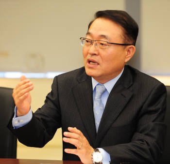 신헌 롯데홈쇼핑 사장 / 롯데홈쇼핑, 동남아 홈쇼핑시장 공략 속도 낸다…신헌 대표, “6~7월 베트남시장 진출한다”