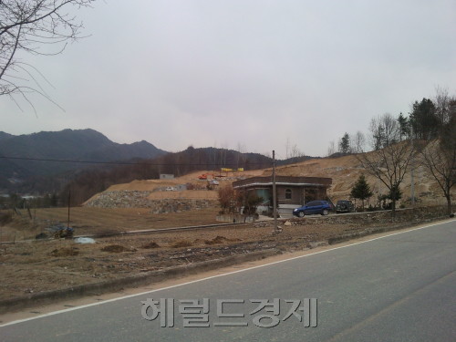 [박인호의 전원별곡]제2부 집짓기-(22)랜드토토 ‘성형미인 땅’을 만드는 작업