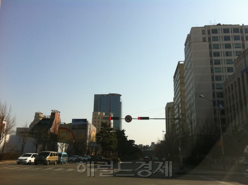 수도권 주택경기 침체 속 토토사이트 들어가는법 시청 앞 ‘모델하우스촌’, 지금은…/ 토토사이트 들어가는법 시청