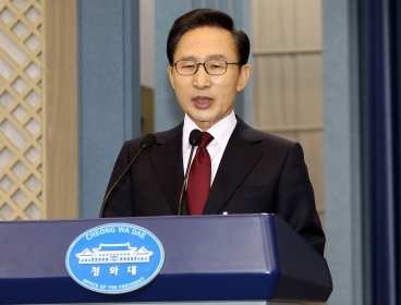 이명박 대통령/ Lee apologizes for cancellation of airport project