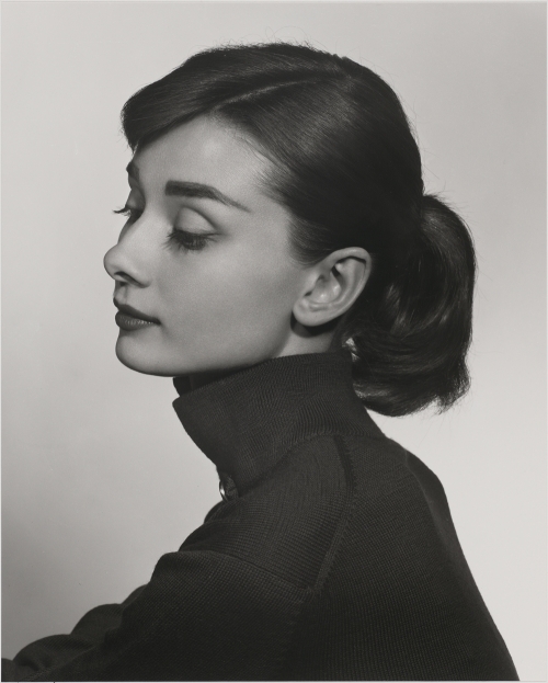 “Audrey Hepburn” by Yousuf Karsh at the exhibition “The Exhibition of the Great Portraitist’s Work — KARSH” which runs through May 22 at Sejong Center for the Performing Arts in central Seoul. (Yousuf Karsh) 오드리 헵번(Audrey Kathleen Ruston) 영화배우(벨기에)/EVENTS CALENDER