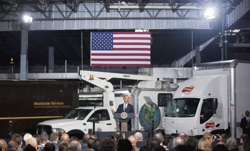 <YONHAP PHOTO-0300> President Barack Obama gestures while speaking at a UPS facility in Landover, Md., Friday, April 1, 2011. (AP Photo/Evan Vucci)/2011-04-02 04:58:04/ <저작권자 ⓒ 1980-2011 ㈜연합뉴스. 무단 전재 재배포 금지.>
President Barack Obama speaking at a UPS facility in Landover, Maryland, Friday. AP-Yonhap News