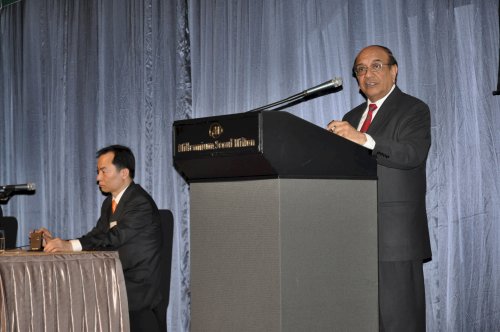 Som Mittal, president of India’s National Association of Software
and Service Companies, speaks during the “India-Korea IT
Partnership for Global Success” forum on March 14.
(Yoav Cerralbo/The Korea Herald)